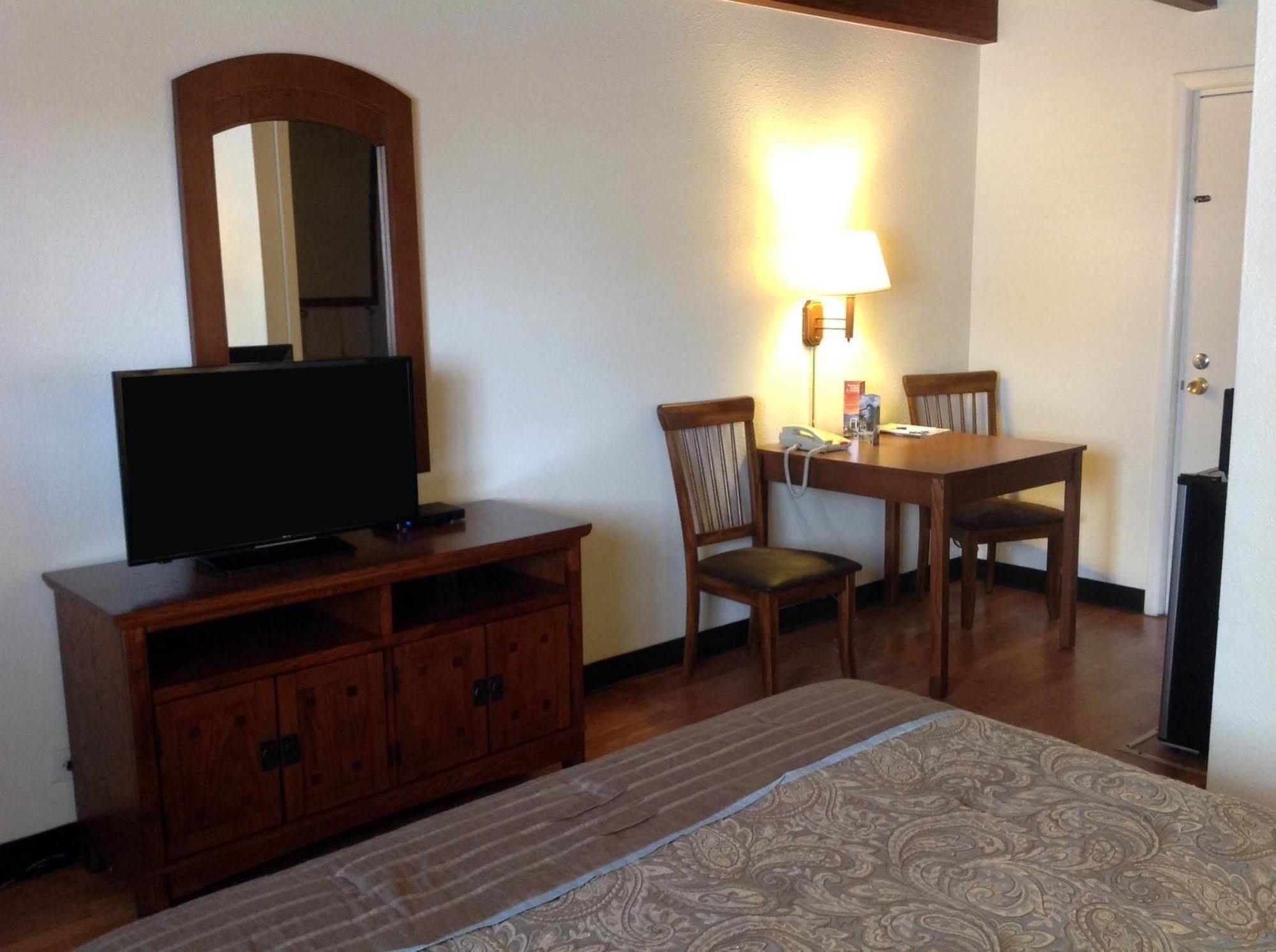 Americas Best Value Inn Fort Collins Esterno foto