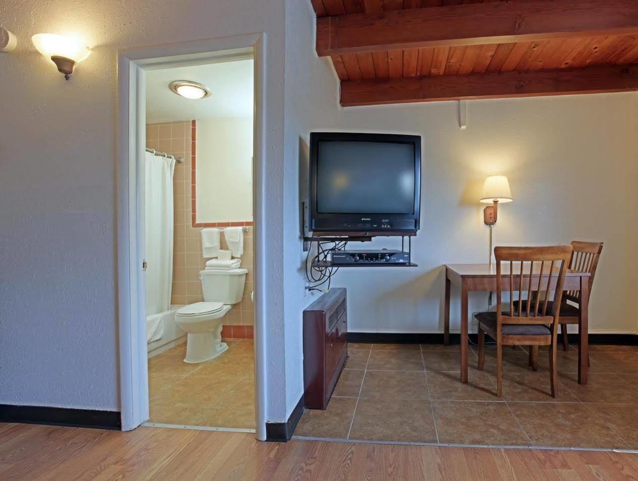 Americas Best Value Inn Fort Collins Esterno foto