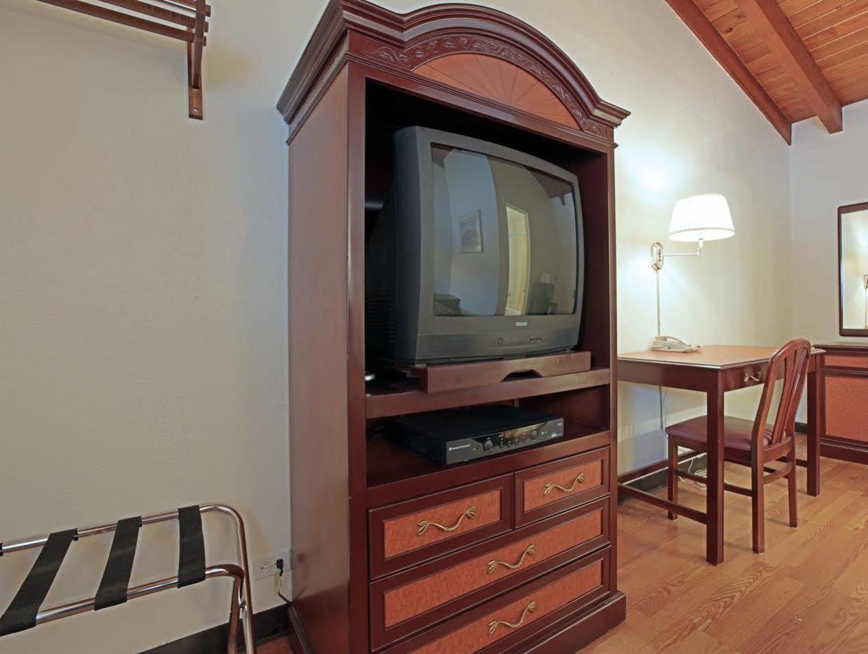 Americas Best Value Inn Fort Collins Esterno foto